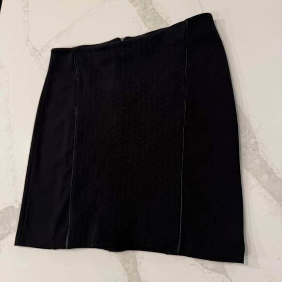 Laundry by Shelli Segal Quilted Texture Pencil Skirt Womens Size 12 Black Career - Picture 2 of 8